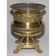 Grand cache pot en bronze et laiton martelé fin XIXe siècle