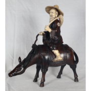 Okimono en bois et ivoire sculpté Japon, époque Taisho 1912 /1926