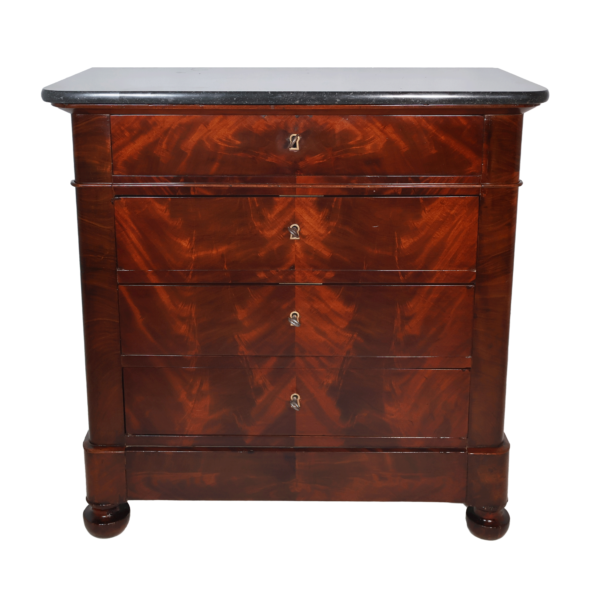 Petite commode en acajou époque restauration
