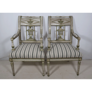 Paire de fauteuils en bois laqué époque Directoire fin XVIIIème siècle