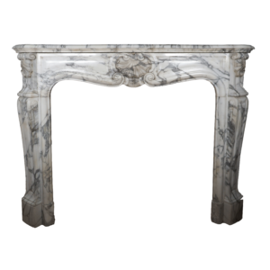 Cheminée style Louis XV en marbre Arabescato fin XIXème siècle