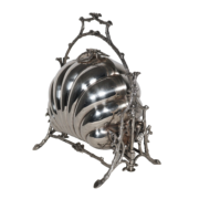 Boite à biscuits en métal argenté époque victorienne