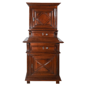 Cabinet en noyer époque Louis XIII